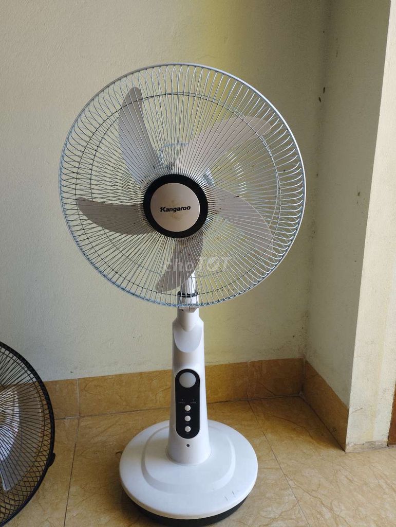 Quạt sạc điện Kangaroo KG727 Trắng. Mua bán Quạt tại Huyện Vĩnh Bảo Hải Phòng được đăng bởi Mr.Hà hình 1