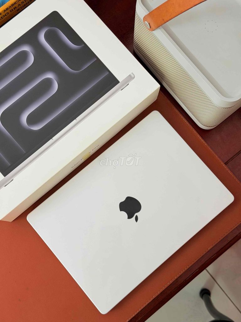 Macbook Pro M4 14in 16/512 sạc 04 lần có thu đổi. Mua bán Laptop tại Quận Ninh Kiều Cần Thơ được đăng bởi TRƯƠNG QUỲNH hình 1