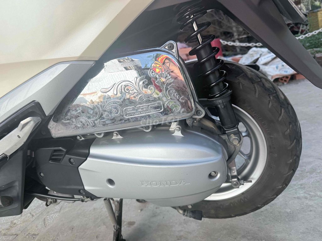 Honda Lead 2017 Trắng kem. Mua bán Xe máy tại Quận Ninh Kiều Cần Thơ được đăng bởi CHXM HƯNG 39  Bán Trả Góp hình 11