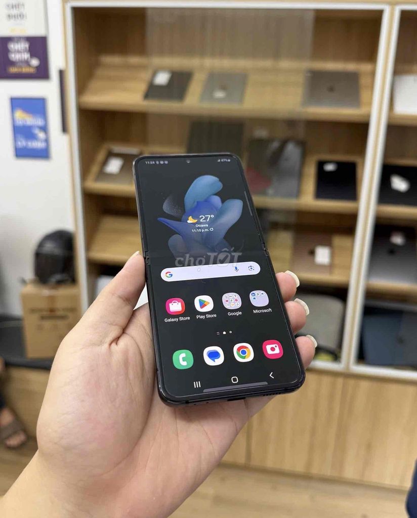 Samsung Zflip 4 256GB Đen Like New. Mua bán Điện thoại tại Quận Đống Đa Hà Nội được đăng bởi KT Hà Nội Mobile hình 1