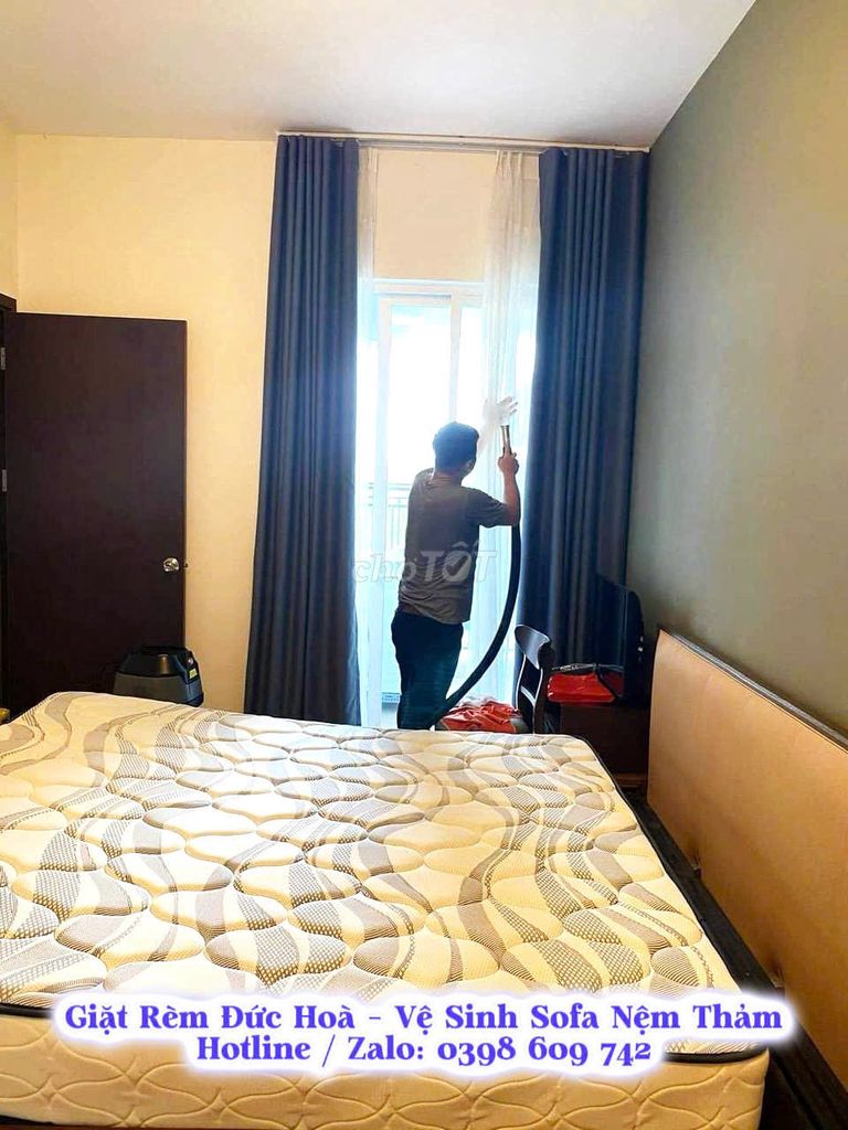 Giặt rèm cửa tại nhà Đức Hòa Hạ, Đức Hòa, Long An. Dịch vụ tại Huyện Đức Hòa Long An được đăng bởi Dịch vụ vệ sinh và sửa chữa điện tại nhà ở Đức Hòa Long An hình 1