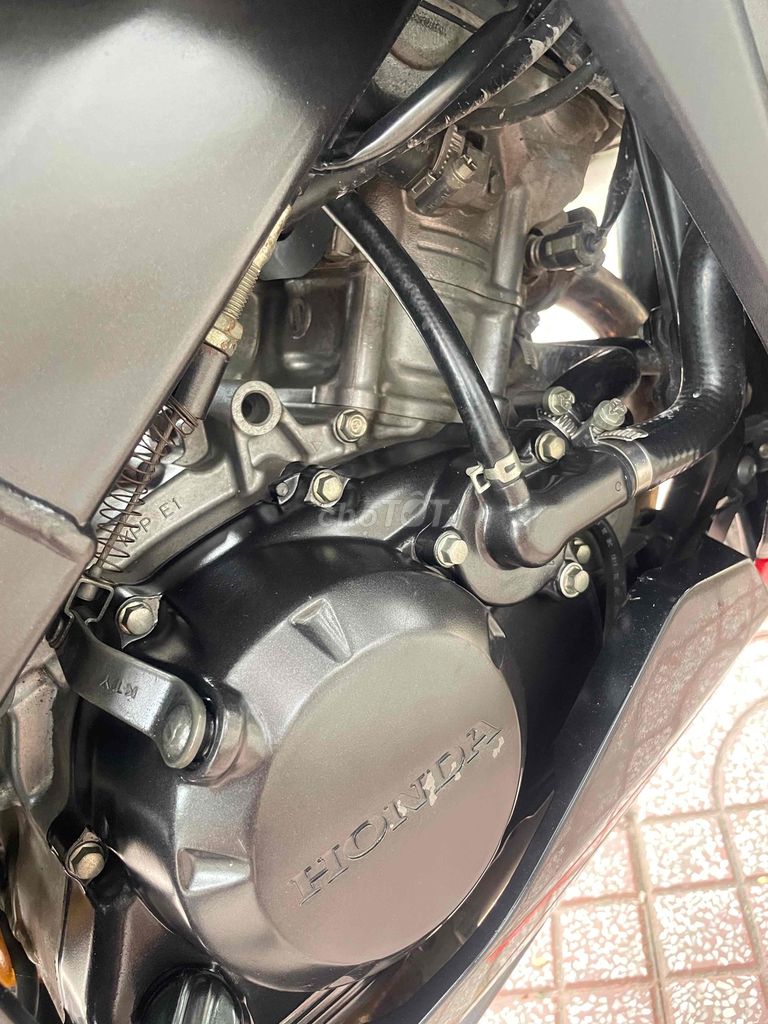 Honda CBR150R nhập thái biển số 62. Mua bán Xe máy tại Huyện Bình Chánh Tp Hồ Chí Minh được đăng bởi Phong Vũ hình 5