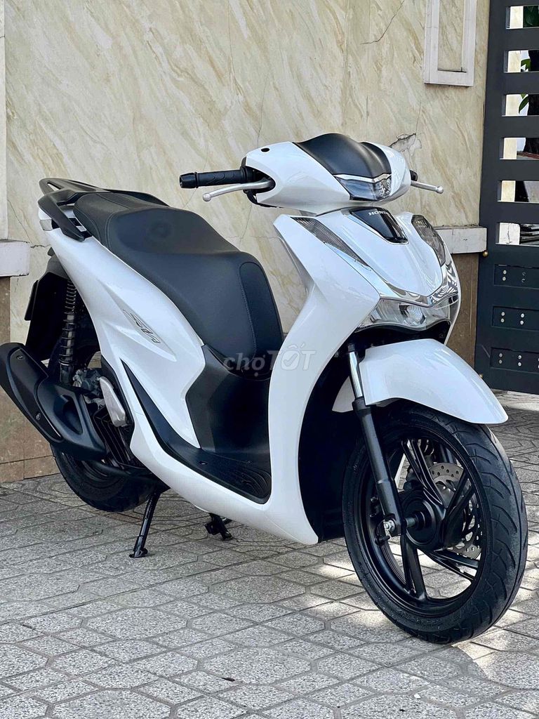 honda SH 125i máy móc zin nguyên bản 9chủ. Mua bán Xe máy tại Quận 12 Tp Hồ Chí Minh được đăng bởi CHXM Phương Nam Chuyên Bán Xe Trả Góp Bao Nợ Xấu hình 2