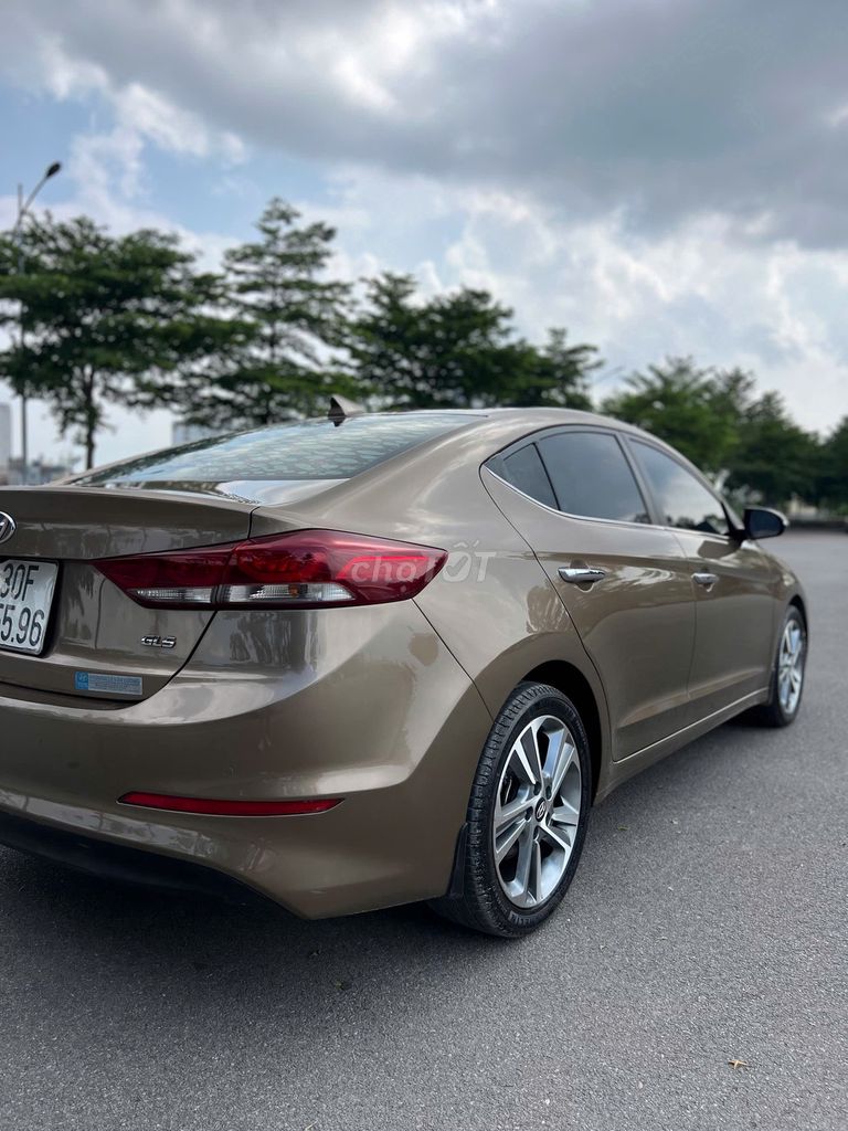 Elantra 2019 2.0AT Nâu vàng ánh kim xe rất mới. Mua bán Ô tô tại Quận Thanh Xuân Hà Nội được đăng bởi Vạn Phát  Auto hình 4