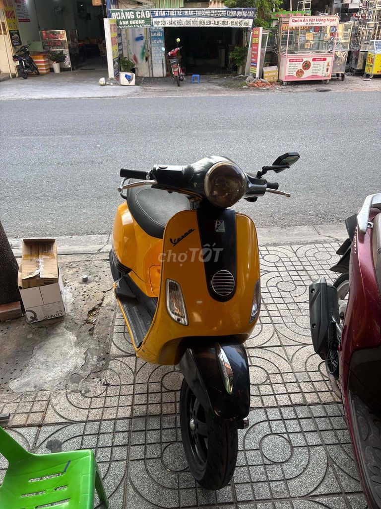 Piaggio Vespa LX 125cc 2011 Желтый