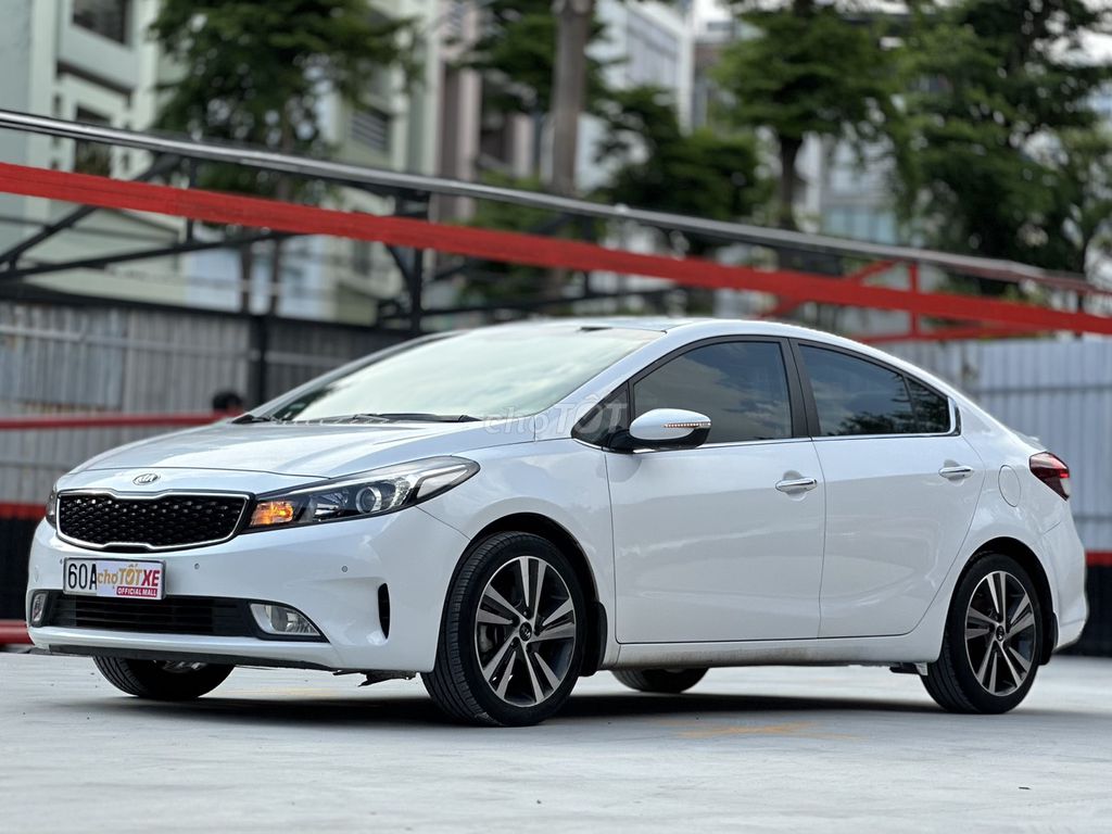 Kia Cerato 1.6AT 2018 ODO 48,000Km xe còn cứng cáp