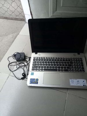 Laptop Asus X541U notebook PC core I5 .6198DU