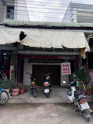 nhà 2 mặt tiền chợ Trà Quýt