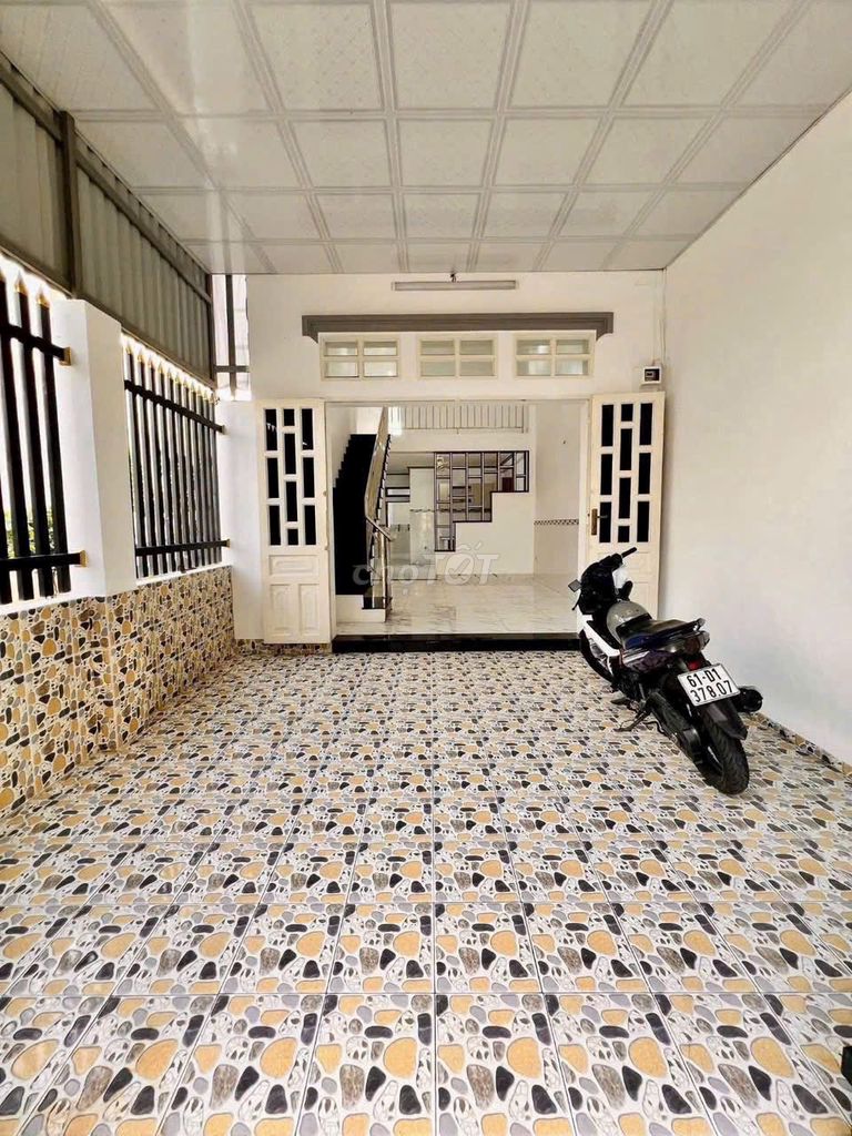Đúng rẻ. Ngay chợ đường thông, p Dĩ An. 3p ngủ. Đầu tư ngon