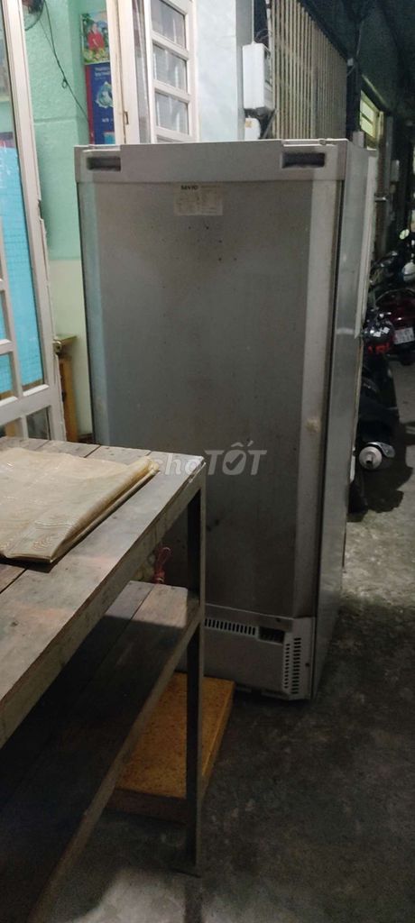 Tu lạnh 400lit Sanyo