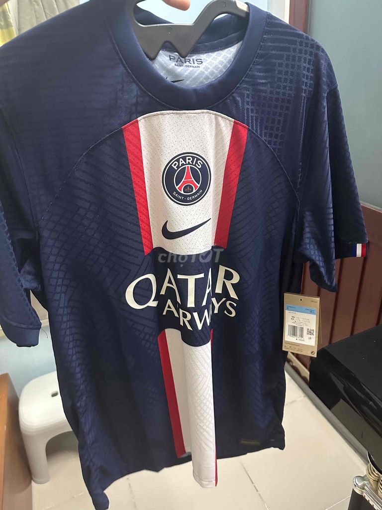 Áo bóng đá Nike Paris Saint-Germain Nam size M. Mua bán Quần áo tại Quận Tân Phú Tp Hồ Chí Minh được đăng bởi Nhật Khang hình 1
