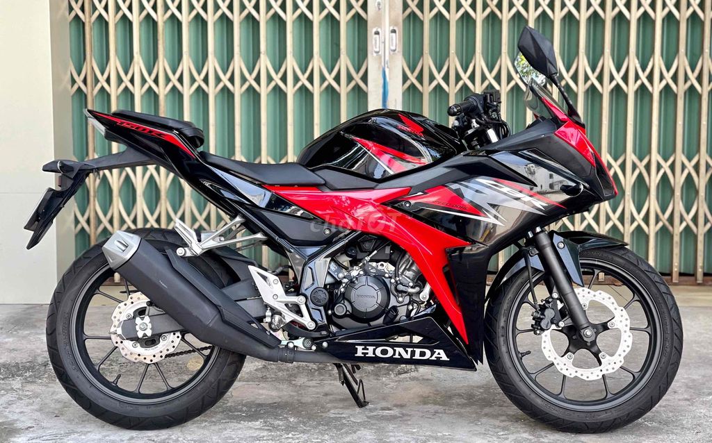 Honda CBR 150R odo 3500km. Mua bán Xe máy tại Thành phố Vũng Tàu Bà Rịa - Vũng Tàu được đăng bởi Cao Trí hình 4