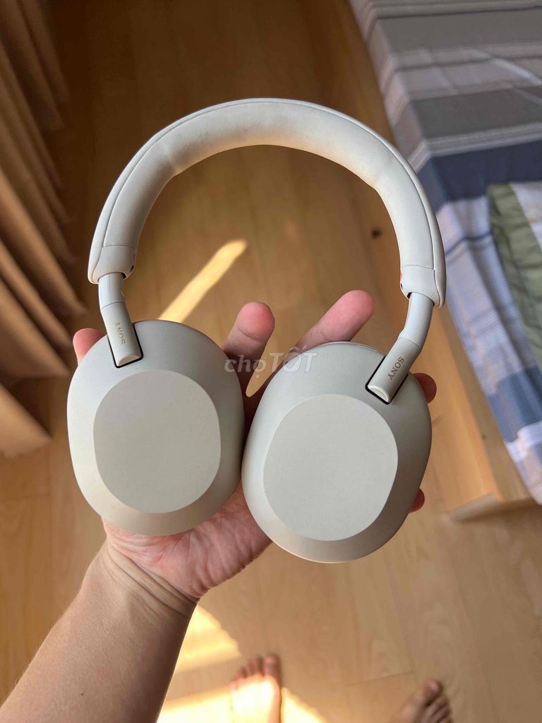 Tai nghe Sony Trắng màu be. Mua bán Tivi, Âm thanh tại Quận Liên Chiểu Đà Nẵng được đăng bởi Hoàng Trương hình 1