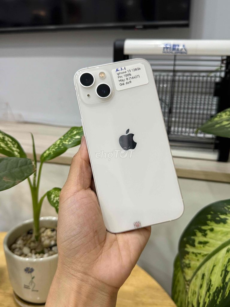 iPhone 13 128G QT Trắng P100 Đẹp 98 ios 16.3.1. Mua bán Điện thoại tại Huyện Hóc Môn Tp Hồ Chí Minh được đăng bởi Nguyễn Thu hình 1