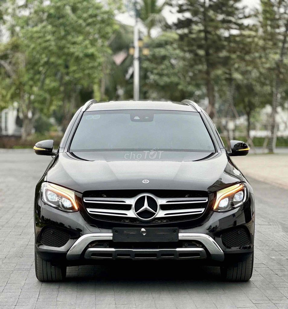 GLC250 4Matic đen/kem 2019