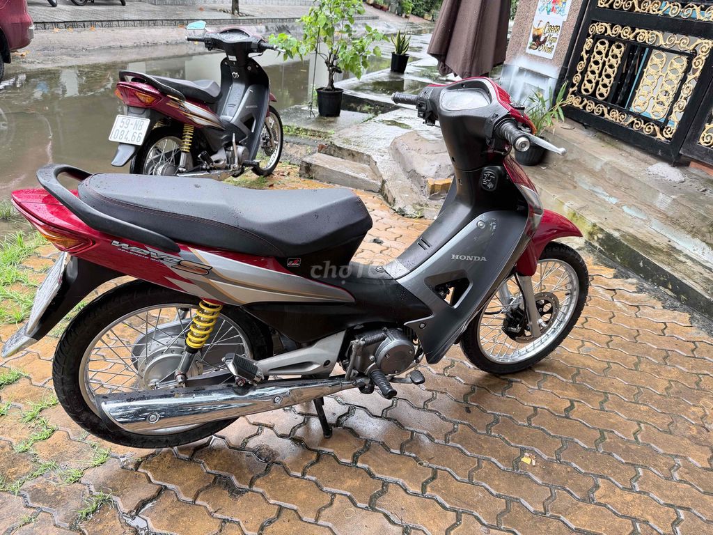 Honda Wave S 100 с гонконгскими номерами на владельца