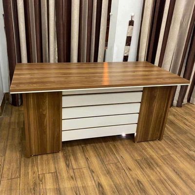 Bàn giám đốc sale giá rẻ. Mua bán Đồ dùng văn phòng tại Quận Cẩm Lệ Đà Nẵng được đăng bởi Mimon shop