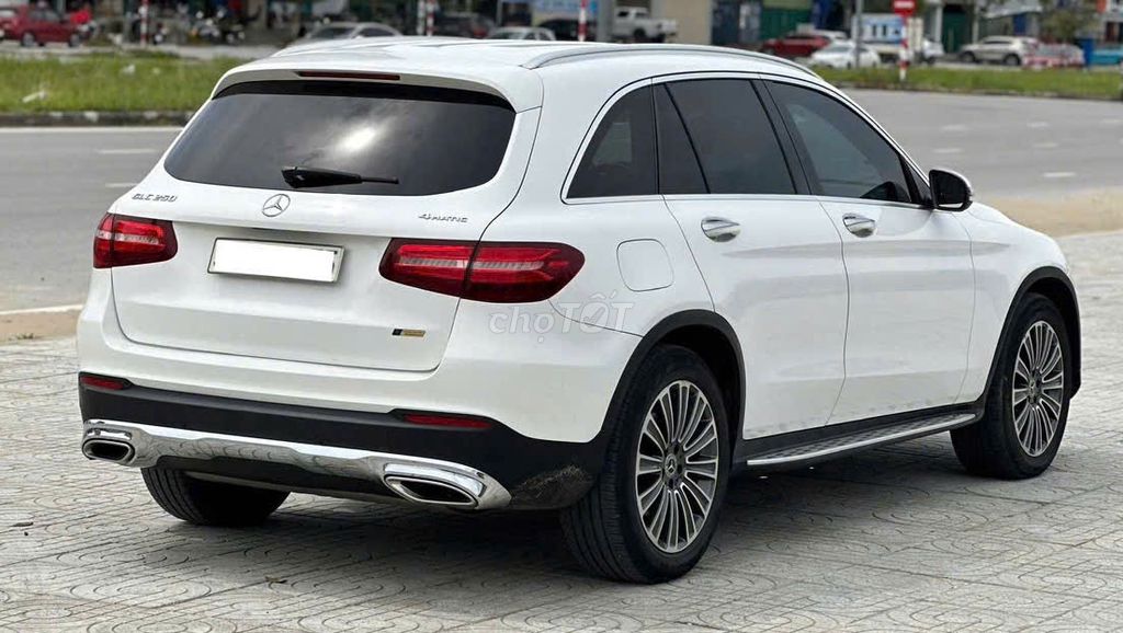 Mercedes Benz GLC250 4MATIC 2018. Mua bán Ô tô tại Quận Thanh Xuân Hà Nội được đăng bởi Nguyễn Tuấn Hoàng hình 7
