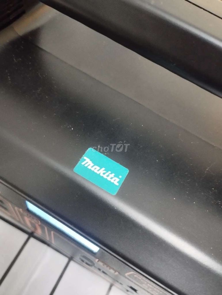 Trạm sạc di động Makita Đen. Mua bán Đồ chuyên dụng, Giống nuôi trồng tại Quận Ngũ Hành Sơn Đà Nẵng được đăng bởi Việt Hoàng hình 1