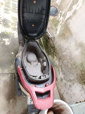 Xe tay ga cũ, màu đỏ đen. Mua bán Xe máy tại Thành phố Biên Hòa Đồng Nai được đăng bởi Thanh Hải