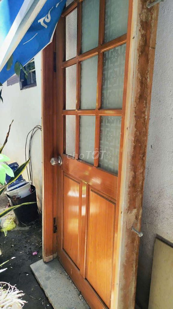 Cửa gỗ màu Nâu đã qua sử dụng. Mua bán Nội thất, đồ gia dụng khác tại Quận Hải Châu Đà Nẵng được đăng bởi Nguyễn Hoàng Việt Anh hình 1