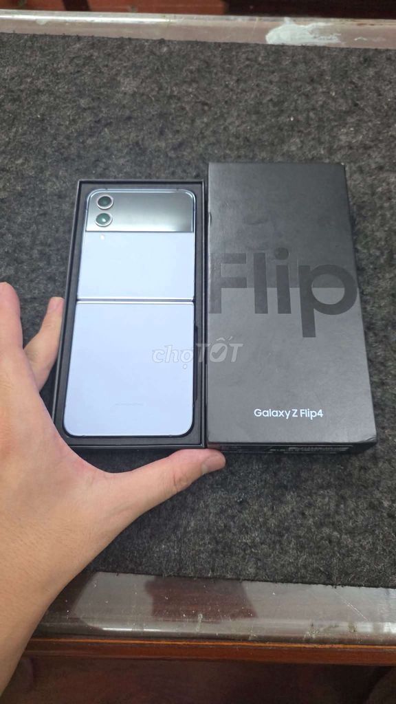 Samsung Z Flip 4 128GB Tím Đã sử dụng. Mua bán Điện thoại tại Quận Hai Bà Trưng Hà Nội được đăng bởi Duc Minh hình 1
