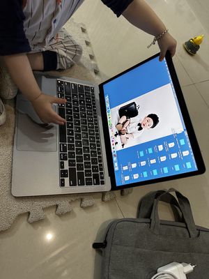 Macbook Air M1, gray, sx 2023, 99%, còn fullbox. Mua bán Laptop tại Huyện Đắk Hà Kon Tum được đăng bởi Văn Lê