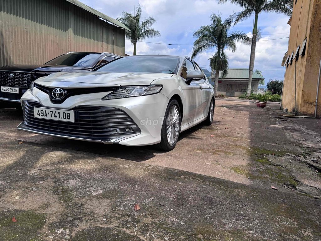 Toyota Camry 2020 2.5Q 32000 km. Mua bán Ô tô tại Thành phố Gia Nghĩa Đắk Nông được đăng bởi Vũ Lê hình 5