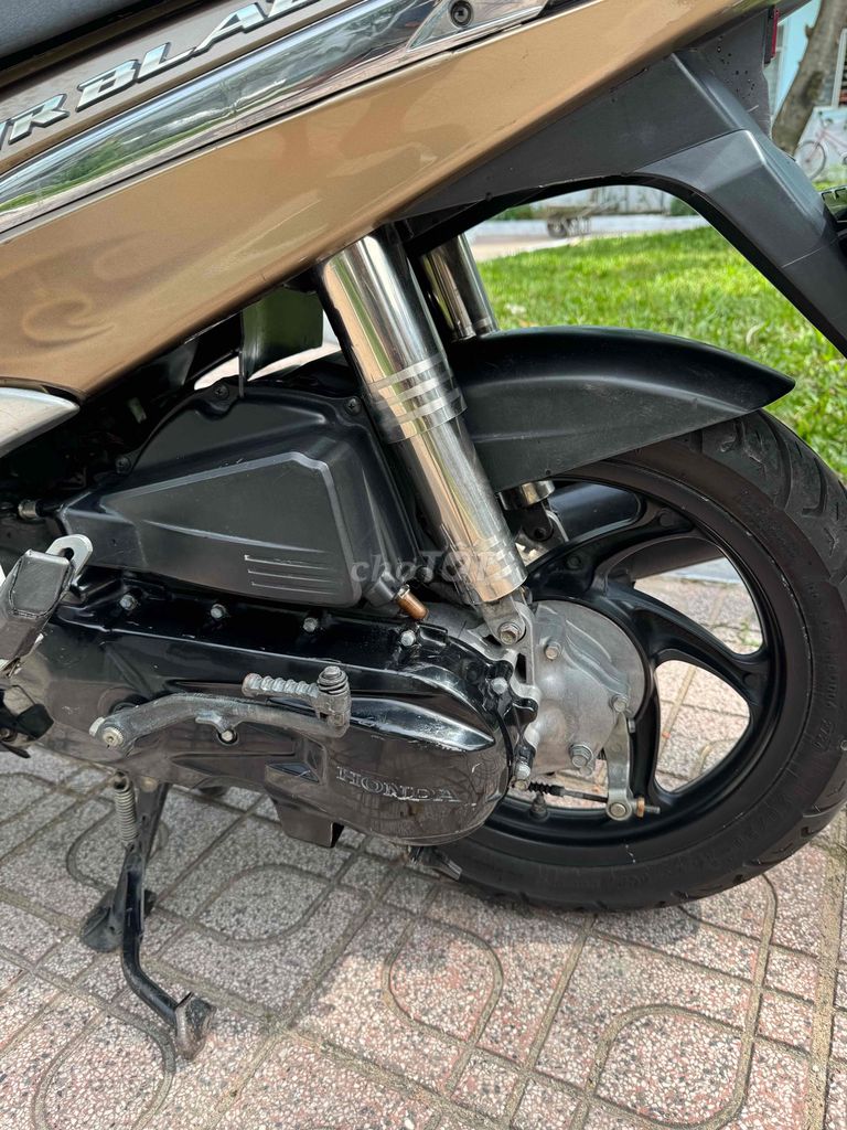 Honda Air Blade 2010 Fi Bs Thành Phố. Mua bán Xe máy tại Quận Gò Vấp Tp Hồ Chí Minh được đăng bởi Cầm Đồ Cường Phát hình 9