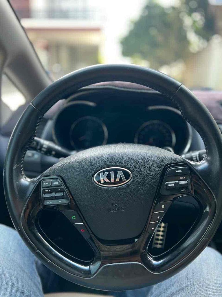 Kia Cerato 2017 2.0 AT - 85000 km. Mua bán Ô tô tại Thành phố Qui Nhơn Bình Định được đăng bởi Tiến hình 9