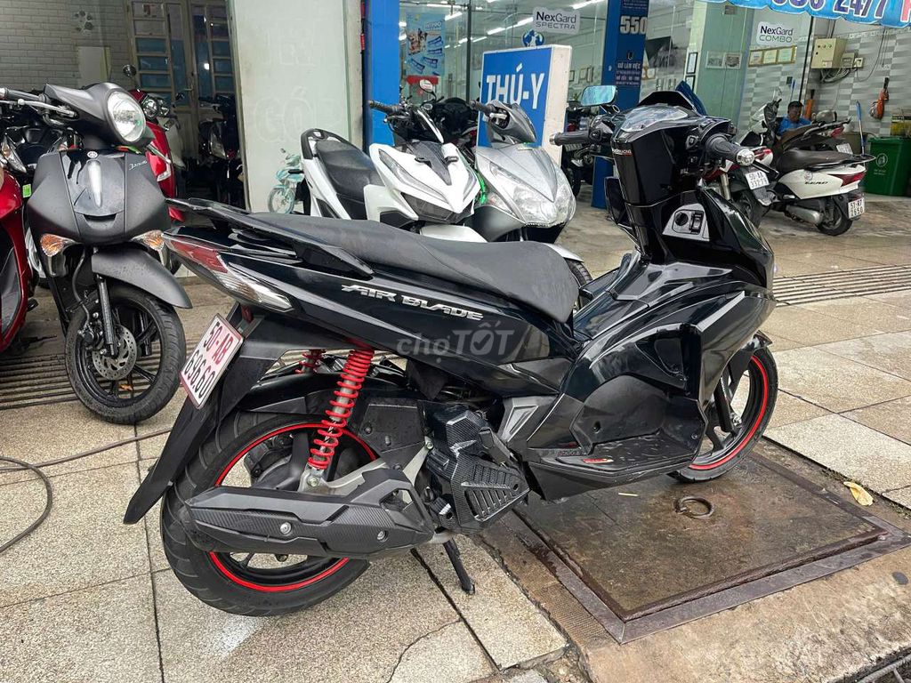 Honda Air Blade 2019, черный, б/у