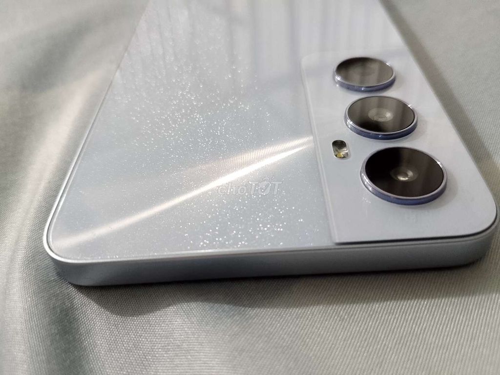 Realme C65 128G Trắng 99% mới. Mua bán Điện thoại tại Huyện Mang Thít Vĩnh Long được đăng bởi nimi hình 1