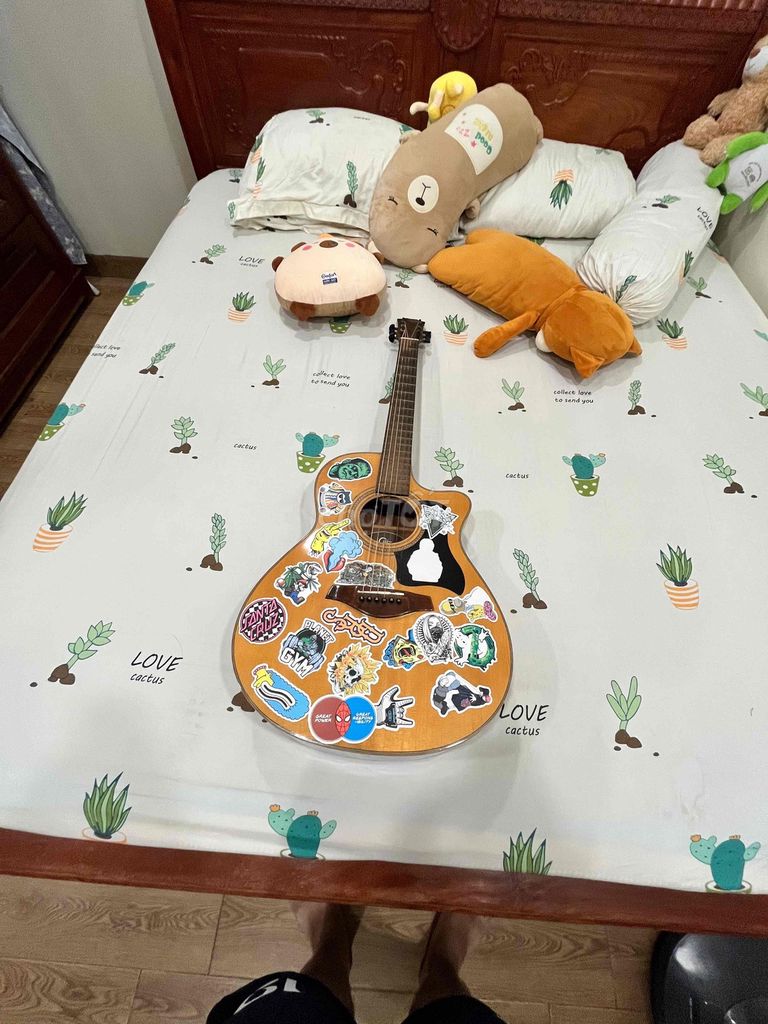 Đàn guitar gỗ màu nâu. Mua bán Nhạc cụ tại Thành phố Thủ Đức Tp Hồ Chí Minh được đăng bởi The Hyper hình 1