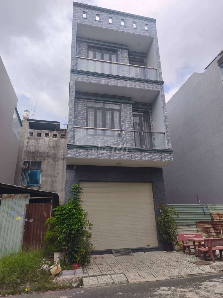 Nhà 2 lầu gần đường Nguyễn Trãi 