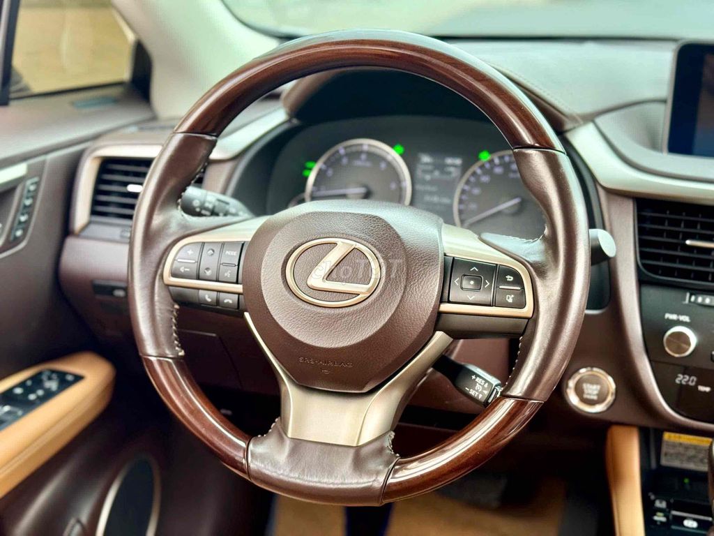 Lexus RX350 2018 Trắng 75.000 km. Mua bán Ô tô tại Quận Long Biên Hà Nội được đăng bởi Trang Gala hình 19