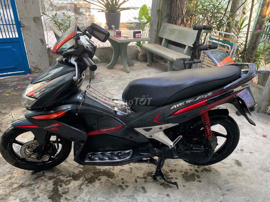Honda Air Blade черно-красный