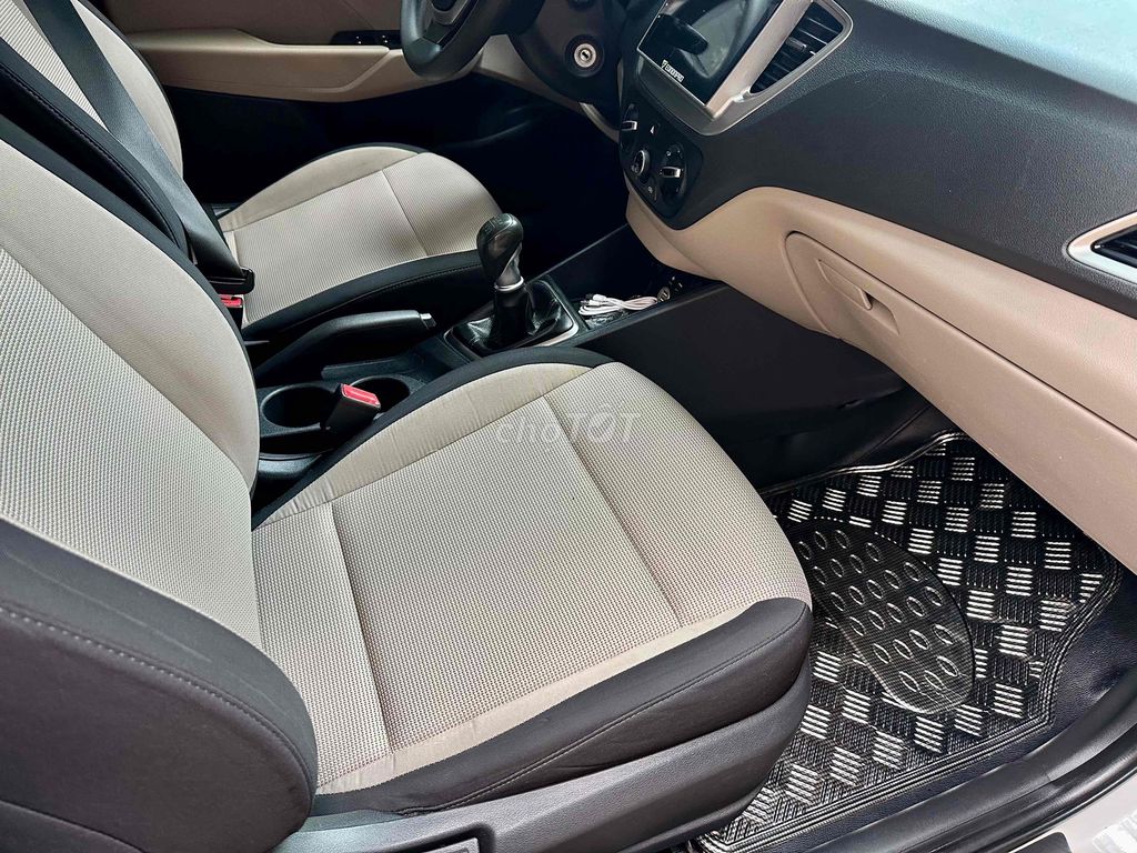 Hyundai Accent 2018 1.4 MT - 85000 km. Mua bán Ô tô tại Thành phố Biên Hòa Đồng Nai được đăng bởi Luxury AUTO  hình 9