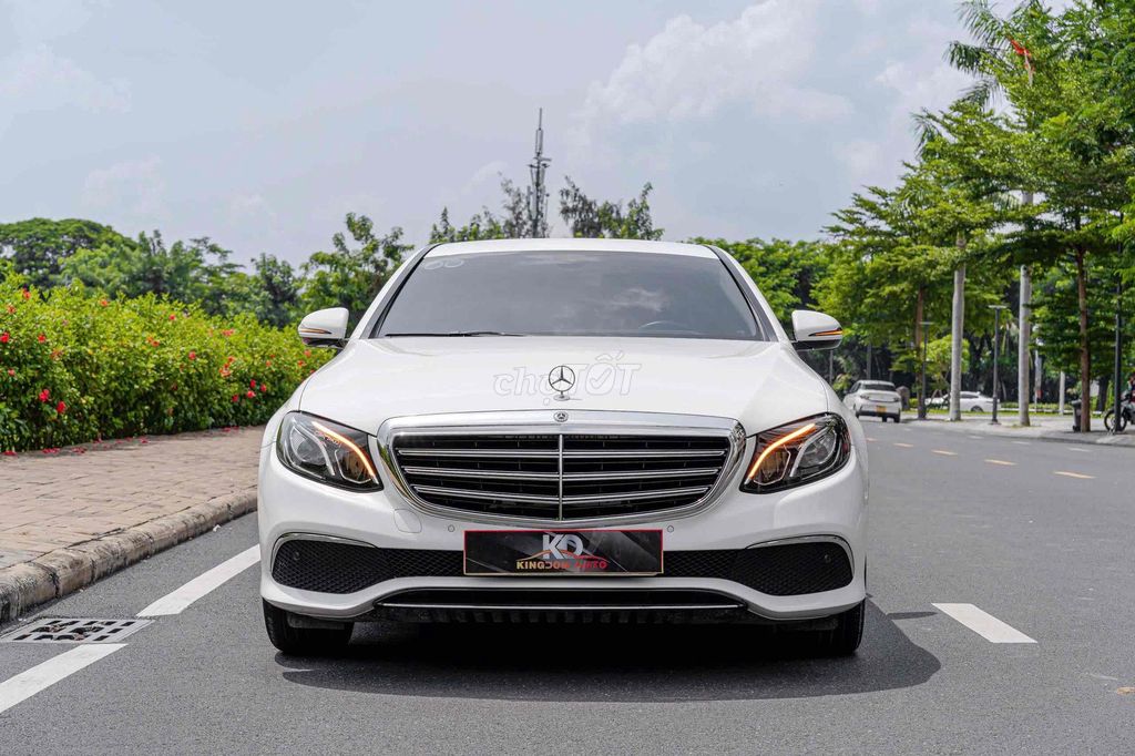 E200 Facelift - 2019 màu trắng/ nt nâu sang trọng. Mua bán Ô tô tại Quận 7 Tp Hồ Chí Minh được đăng bởi Dương Phương hình 3