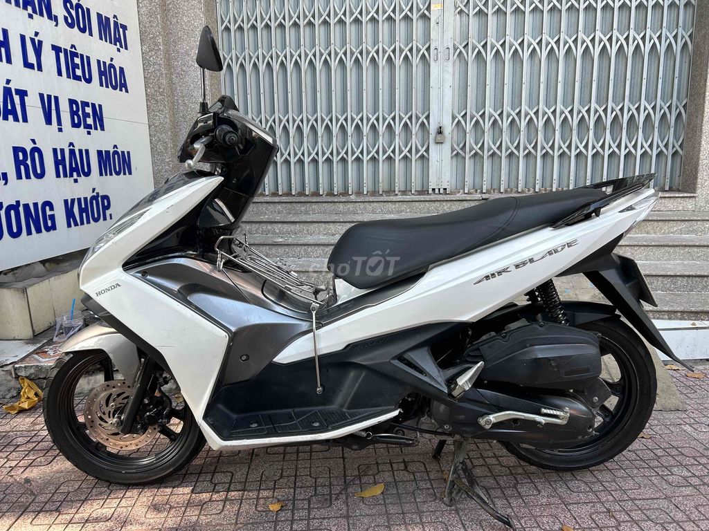 Honda AB 125fi động cơ ESP zin êm chính chủ. Mua bán Xe máy tại Thành phố Mỹ Tho Tiền Giang được đăng bởi Trân Phong hình 1