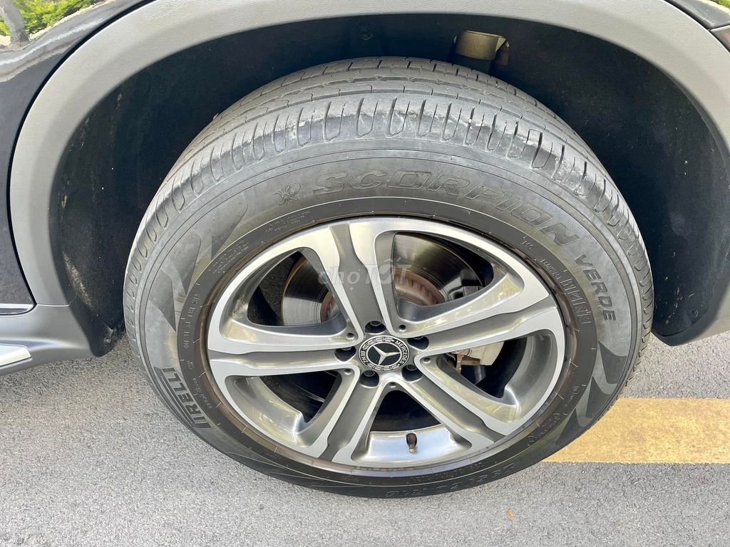 Mercedes Benz GLC 2018 250 4MATIC - 53,000 Miles.. Mua bán Ô tô tại Thành phố Thủ Đức Tp Hồ Chí Minh được đăng bởi Đức Tứ Bánh hình 9
