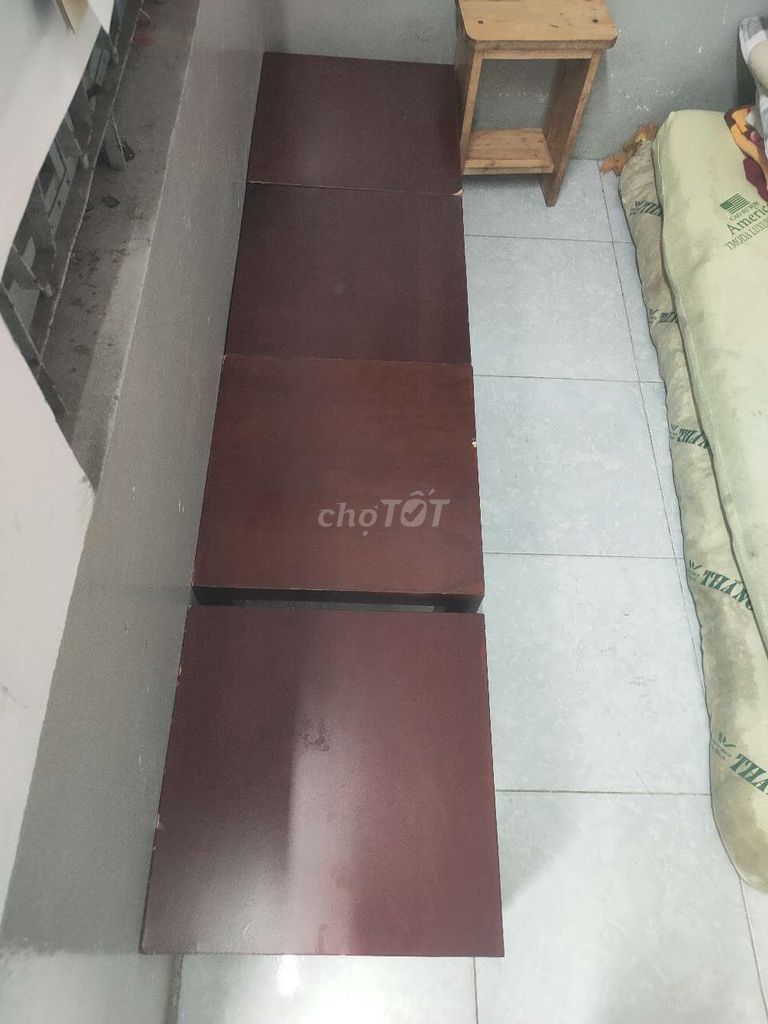 Cần bán bàn ngồi gỗ khối 40x40