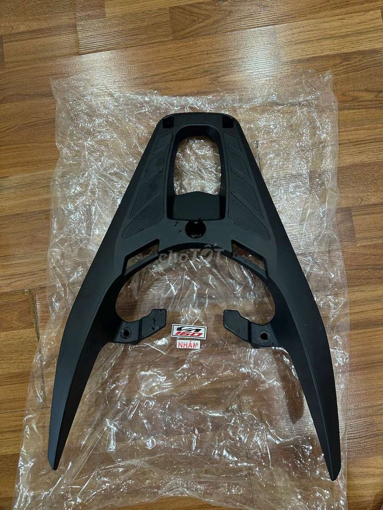 Cảng sau xe Vario 160 mẫu SH300i mới 99.99%. Mua bán Phụ tùng xe tại Quận 1 Tp Hồ Chí Minh được đăng bởi Thanh Đoan hình 1