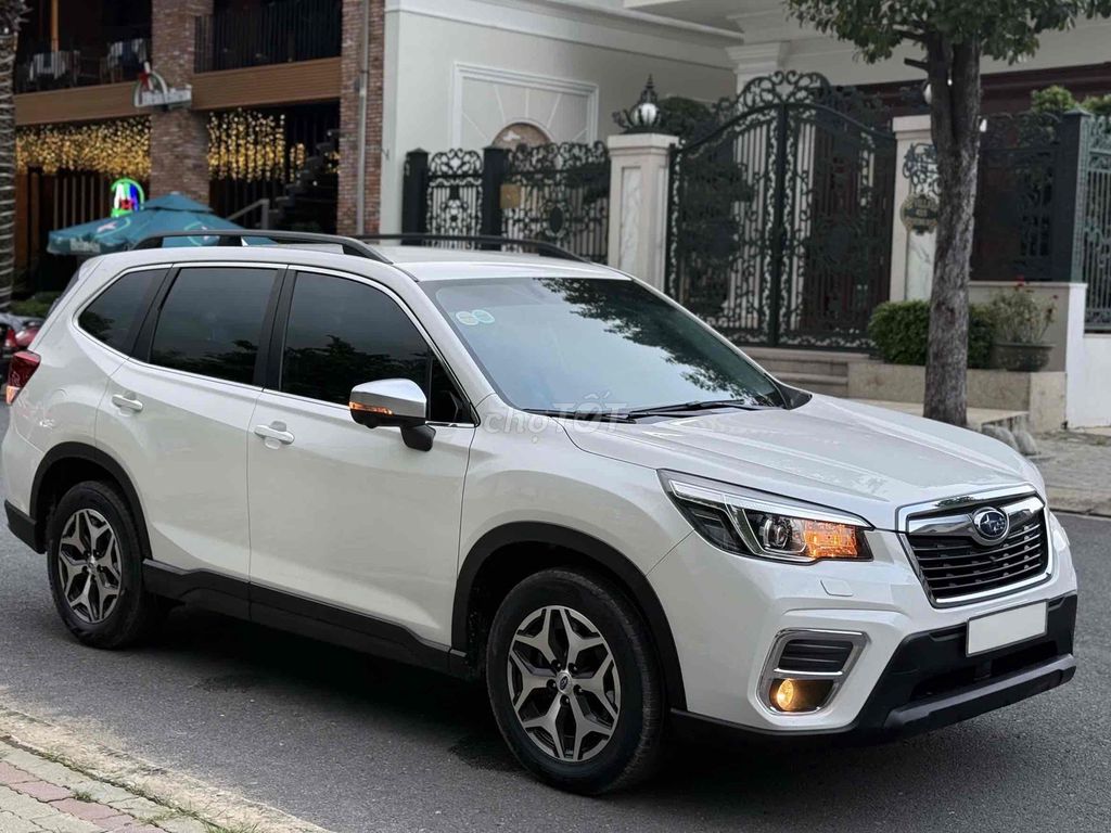 Subaru Forester 2.0i L 2019 Белый 95.000 км