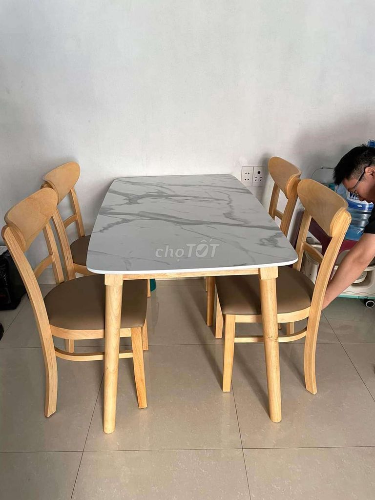Bàn ghế ăn. Mua bán Bàn ghế tại Quận Cẩm Lệ Đà Nẵng được đăng bởi Trần thuỳ dung hình 1