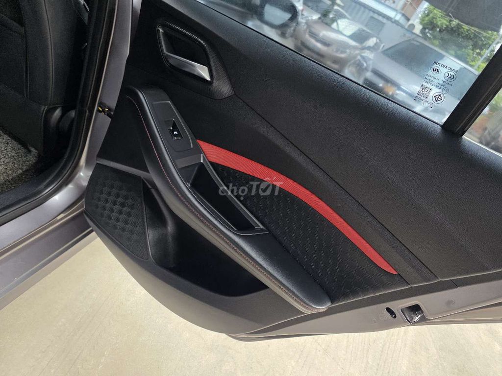 2022 Luxury - 39000 km siêu mới. Mua bán Ô tô tại Thành phố Dĩ An Bình Dương được đăng bởi Huy Luân Auto hình 10