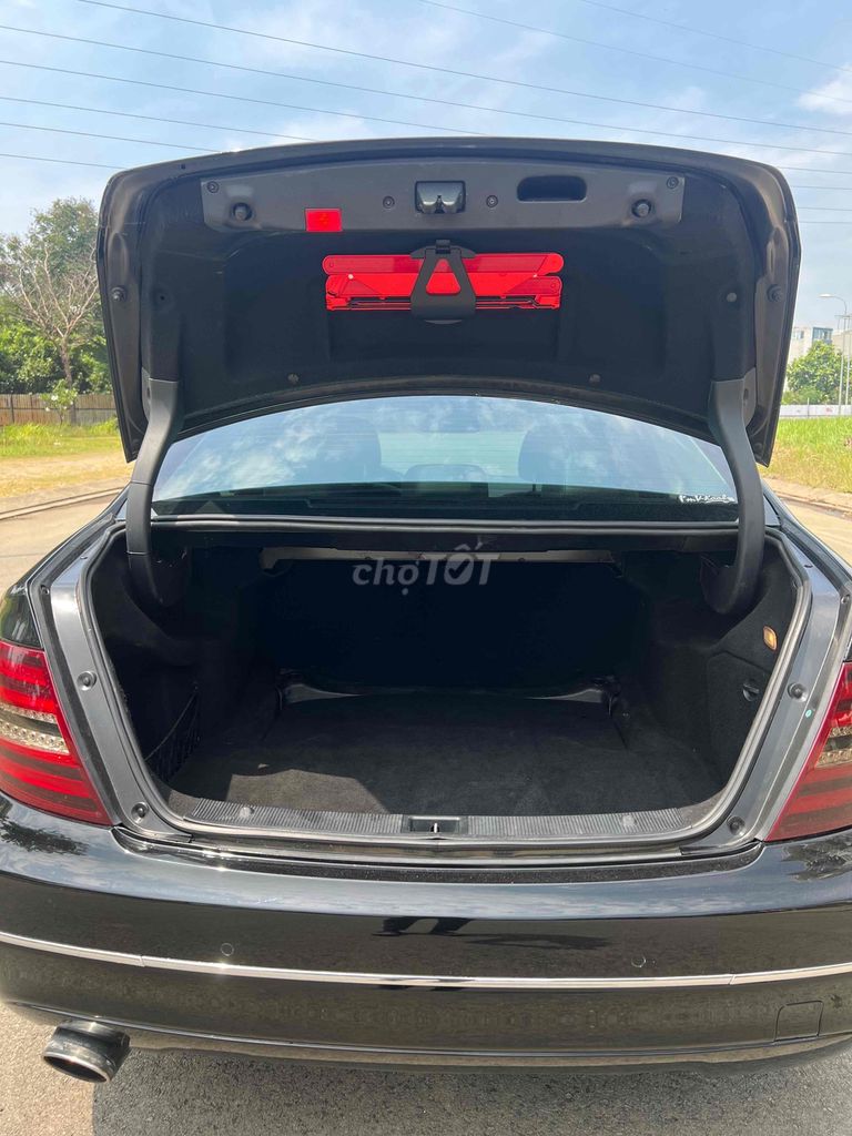 Mercedes Benz C Class 2011 C200 - 112000 km
