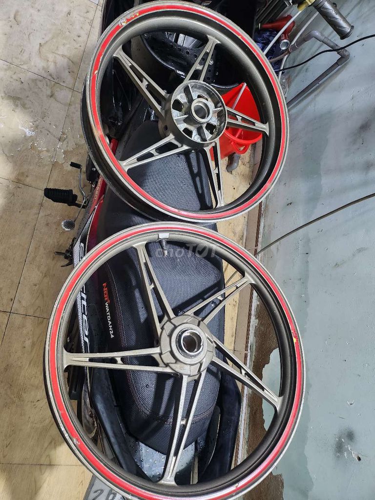 Yamaha Exciter 2013 Đỏ đen. Mua bán Xe máy tại Huyện Nhà Bè Tp Hồ Chí Minh được đăng bởi thanh tùng hình 4