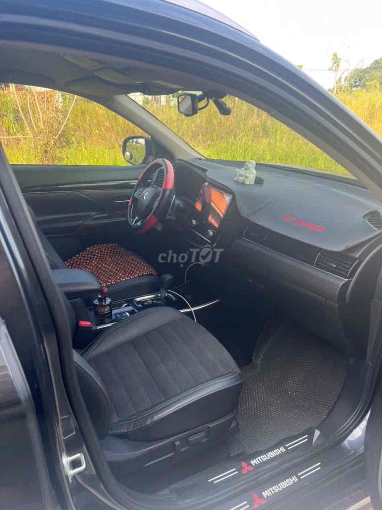 Mitsubishi Outlander 2023 2.0 CVT - 23000 km. Mua bán Ô tô tại Thành phố Phú Quốc Kiên Giang được đăng bởi Pham Thuỷ hình 8