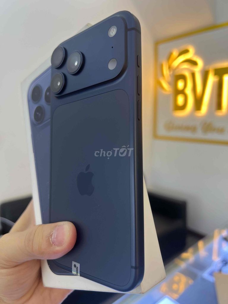 iPhone 17 Pro Max 256GB LL/A Siêu Lướt Sạc 4l Q.Tế. Mua bán Điện thoại tại Quận 5 Tp Hồ Chí Minh được đăng bởi BVTMOBILE HỆ THỐNG BÁN LẺ UY TÍN hình 1