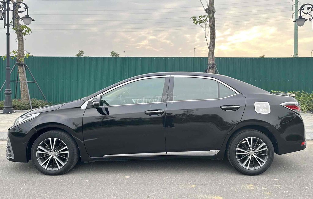 Toyota Corolla Altis 2019 1.8G Đen. Mua bán Ô tô tại Thành phố Hà Tĩnh Hà Tĩnh được đăng bởi Vĩnh Trung hình 3